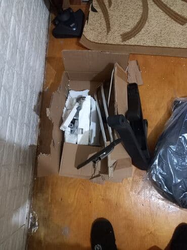 tək stular: Təkərli, Qolları tənzimlənmir — 6