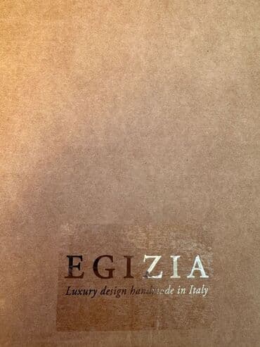 qab qacax: Тарелка EGIZIA Новая в своей коробке, узоры под разным освещением — 3