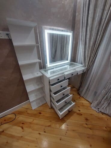 bərbər guzgusu: Yeni, Makiyaj üçün masa, Güzgülü — 8