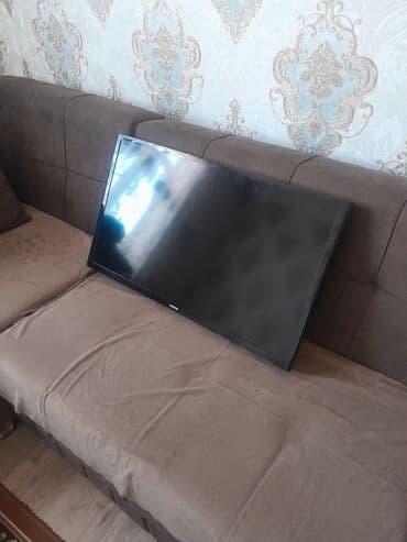 Tv 82 ekran smart deyil! lalafo.az -da Tv 82 ekran smart deyil!