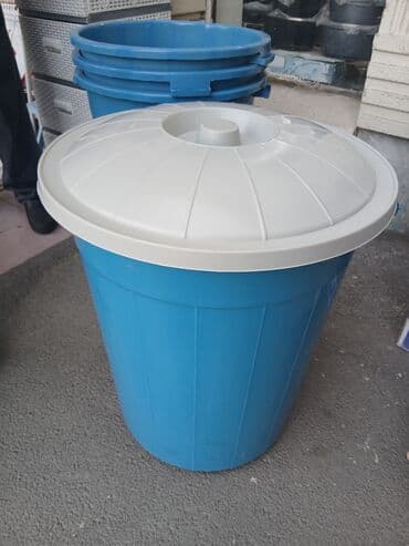suse saxlama qablari: Mavi plastik çən/qutu – qapaqlı - Material: möhkəm plastik (PE) - — 2