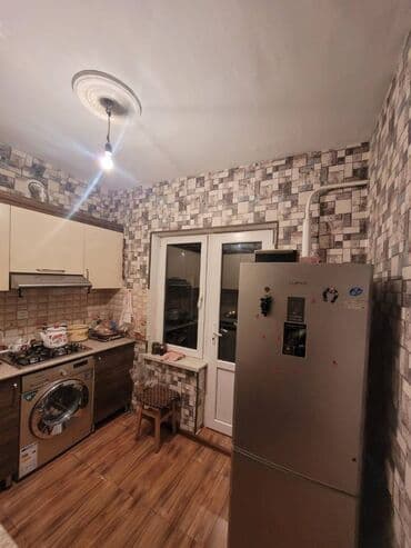 kiraye evler 9 cu mkr: Bakı, 3 otaqlı, Köhnə tikili, m. Xalqlar Dostluğu, 75 kv. m — 6