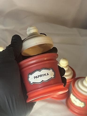 duz qabi: Mətbəx üçün 5 ədəd ədviyyat qabı dəsti 6cının qapağı yoxdu - — 2