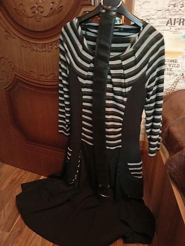 Qadın paltarı – zolaqlı və qara kombinasiyalı - Üst hissədə