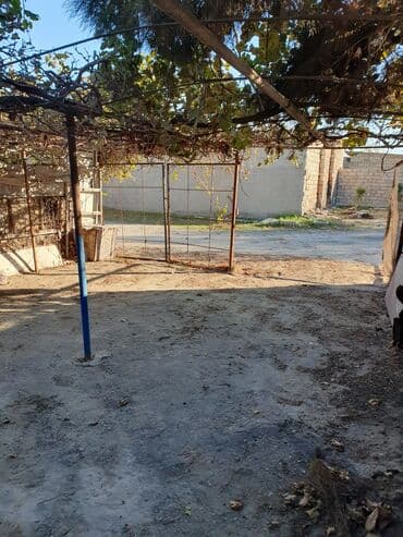 Kirayə qaraj: 18 kv. m, 3 * 6 * 2 Daş Kommunal xətlər qoşulmayıb — 4