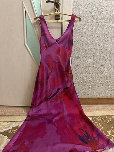 yun corab: Məhsul: qadın gecə/podium stili uzun libas Marka : Zara 2 defe — 2