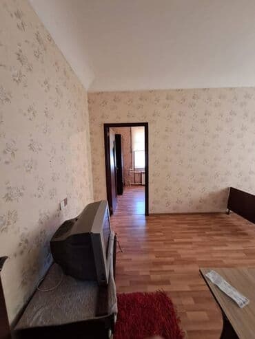 neftciler rustemov kiraye evler: Neftciler metrosuna yaxin yaxin 5 mertebeli binanın 1-ci mərtəbəsində — 2