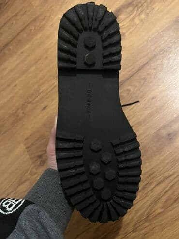 Basanoşka və səndəllər: Çəkmə, Bershka, Ölçü: 38, rəng - Qara, Yeni — 3