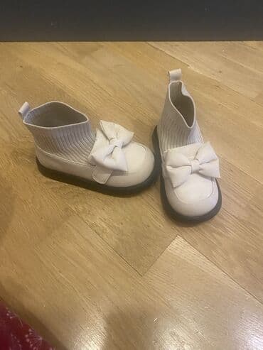 Uşaq üçün qız ayaqqabısı