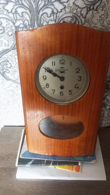 Süni güllər: Divar saatları, Mexaniki, Mayatnik — 1