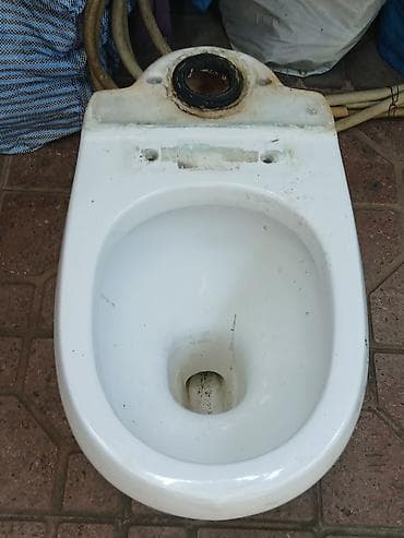 Keramik tualet qabı (kompakt tip, döşəməüstü) satilir. Tikinti uçun at lalafo.az Keramik tualet qabı (kompakt tip, döşəməüstü) satilir. Tikinti uçun