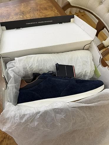 Tommy Hilfiger kişi krossovkası - Model: Tommy Hilfiger (qutu və