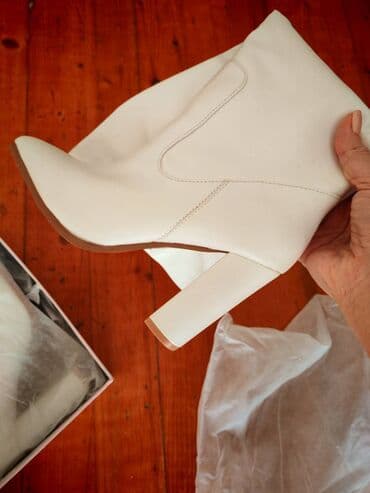 Çəkmələr: Ölçü: 39, rəng - Ağ, Yeni — 1