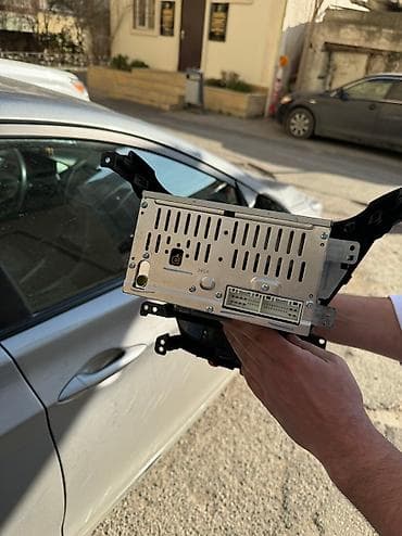 ikinci el televizyon: Hyundai Elantra 2014 Amerkankanin uzerinden cixma orginal manitordur — 2