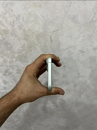 buds plus: IPhone 15 Plus, 128 GB — 4