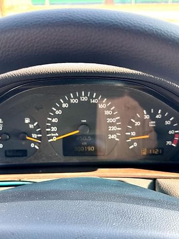 avtomobil lada: Mercedes-Benz E-Class (W210) sedan - Gümüşü rəng, 4 qapılı sedan — 7