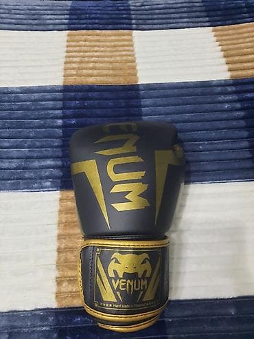 Venum boks əlcəkləri – qara və qızılı dizayn - Brend: Venum - — 3