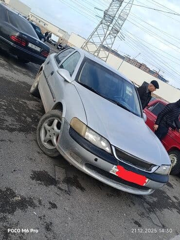 Opel Vectra: 1.8 l | 1997 il Sedan
