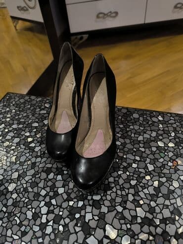 Qadın ayaqqabıları dəsti - Klassik qara hündür dabanlı tufli: yumru — 1