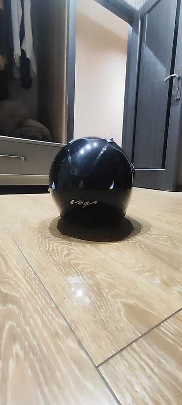 s class guzgu: Vega tam üzlü (full-face) moto dəbilqə - Rəng: parlaq qara, tünd — 3