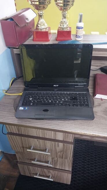 en ucuz laptop: Acer noutbuk - Ekran: təxminən 15.6" - Brend/model xətti: Acer (qara — 3