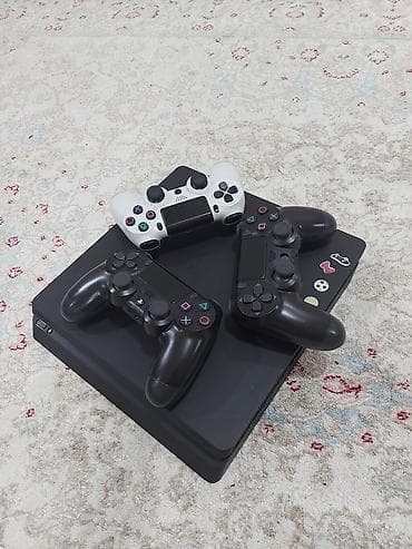 PlayStation 4 Slim 1tlb ela veziyyetde +3 ədəd pult