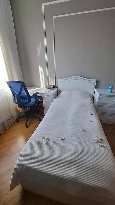 tek kravat islenmis: Yataq otağı mebel dəsti. Ayrı-ayrı almaqda mümkündür. Mebellər Pierre — 3