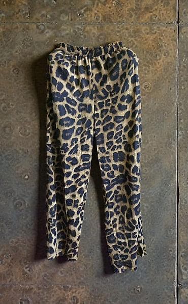 Leopard naxışlı qadın şalvarı - Model: rahat kəsim, düz balaq - Rəng