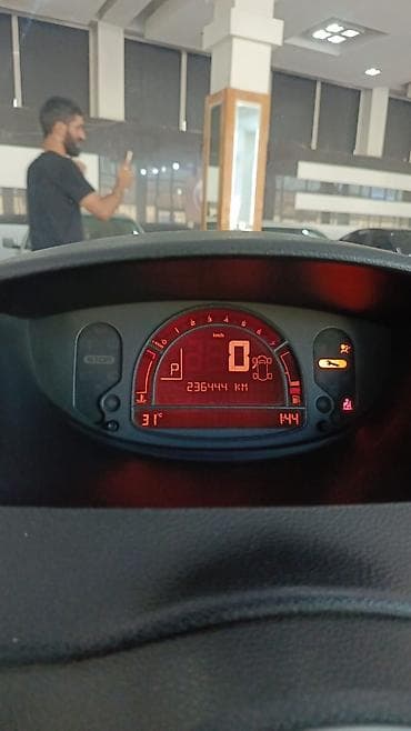 maşınlar avtomobil: Renault Modus, gümüşü rəng, 5 qapı, kompakt monovolumen kuzov — 7