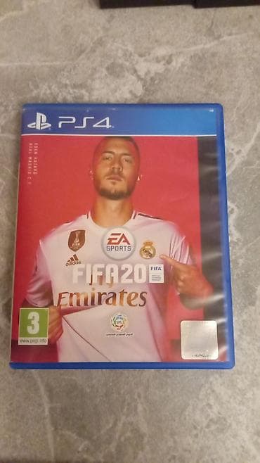 retro konsol: PS4 (Sony Playstation 4) — 1