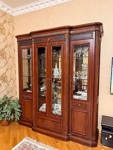 İşlənmiş, Jurnal masası, Masa və oturacaqlar, Servant