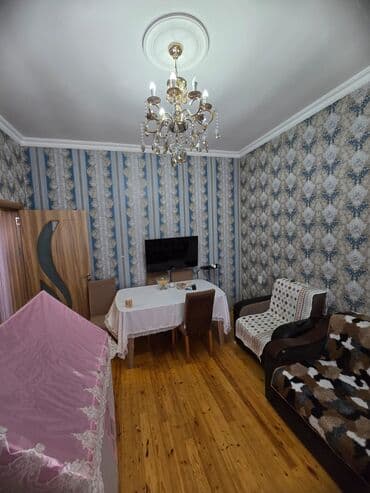 masazır həyət evi: Həyətyanı fərdi yaşa döşənmiş yol və meydança - Gül kolları və — 4