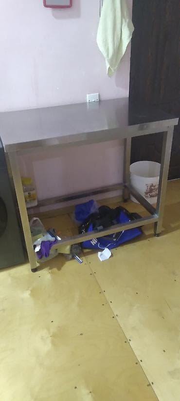 komputer masa: Jurnal masası, Açılmayan, Taxta, Dördbucaq masa — 3