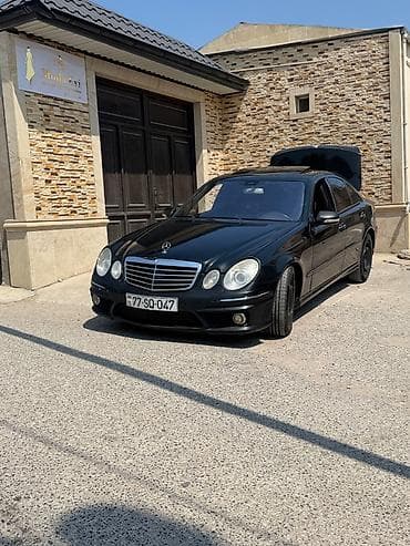 arxa spoyler: Mercedes-Benz E 320: 3.2 l | 2004 il Sedan — 8