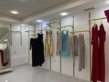 Manekenlər: Mağaza üçün qızılı metal paltar vitrini asılqanlar satılır. Çox — 1