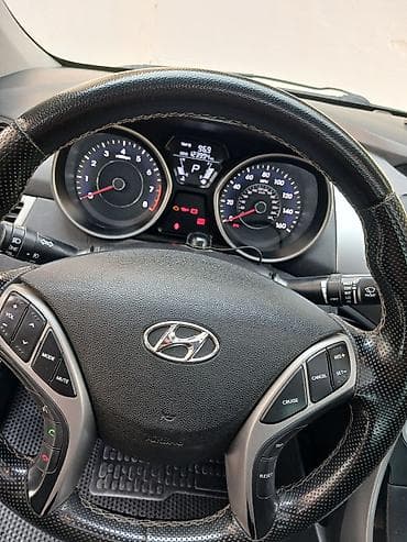 Nəqliyyat: Hyundai Elantra: 1.8 l | 2014 il Sedan — 4