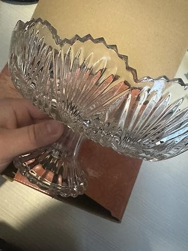 Столовые приборы: Qablar hamsi tezedi hec biri istifade olunmayib. Qrafin dest -12 azn — 9