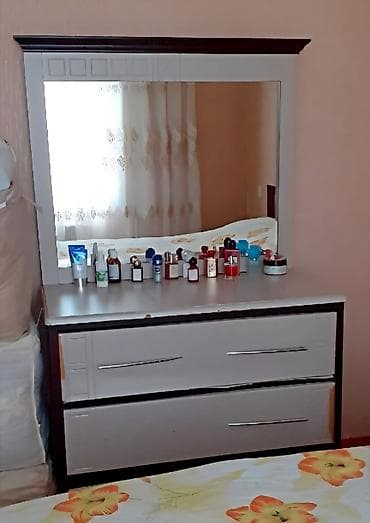 Yataq dəsti 
Satılır 120₼
Matras yoxdur 
Taxt 160/2
Ünvan Qaraçuxur — 2