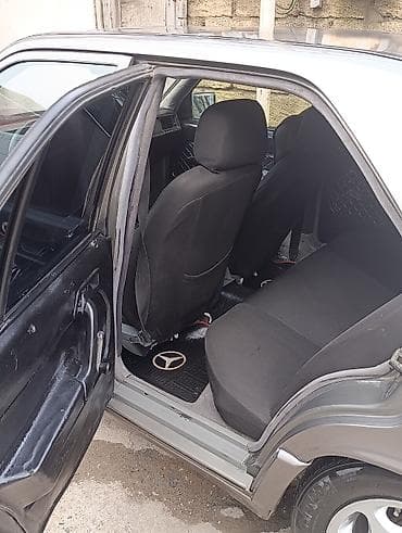 mersedes 2001: Mercedes-Benz 190: 1.8 л | 1992 г. Седан — 6