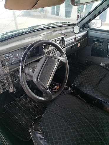 Model: VAZ 21099 (Lada Samara sedan) Kuzov: 4 qapılı sedan, bənövşəyi