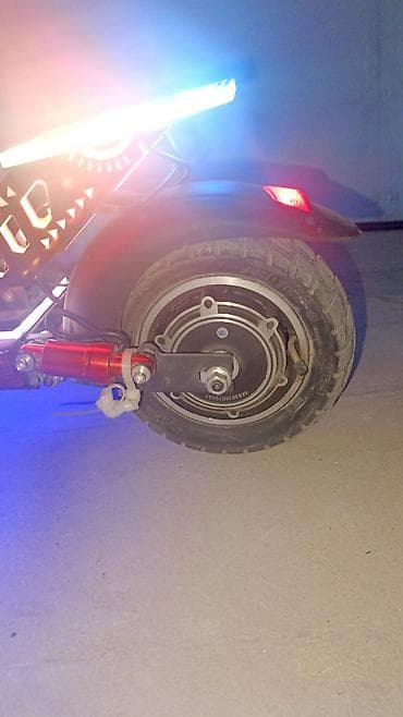 elektirikli samokatlar: Skuter kugo m4 modeli vəziyyəti çox əladır 3 kurs var 1 çi skors 20 km — 6