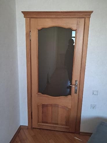 evin giris qapilari: Məhsul: Taxta məkan qapıları dəsti - Material: Təbii ağac (açıq qoz — 8