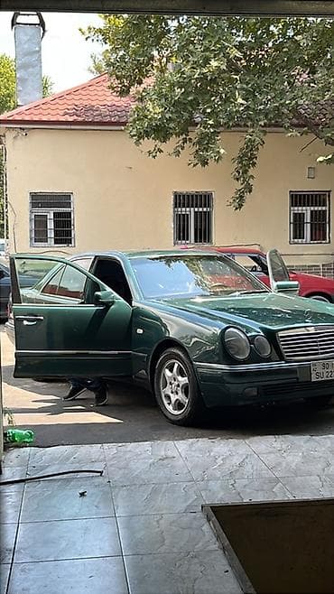 Mercedes-Benz E-Class: 2.9 l | 1997 il Sedan — 3