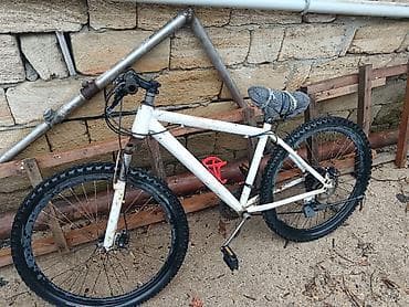 Dağ velosipedi – 26” təkərlər, güclü protektor - Çərçivə: klassik