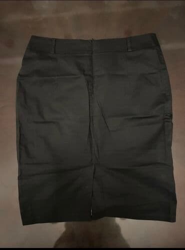 ağ qadın ətəkləri: Qara ətək. S/M razmerdi. Uzunluğu dizin üstündədi. Razrezi var. Real — 2