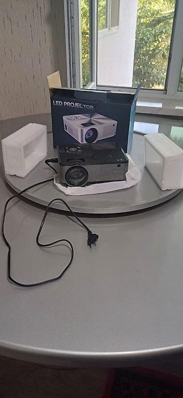 honor 400 layt: LED Projektor - LED işıq mənbəli kompakt proyektor - Ön tərəfdə fokus — 1
