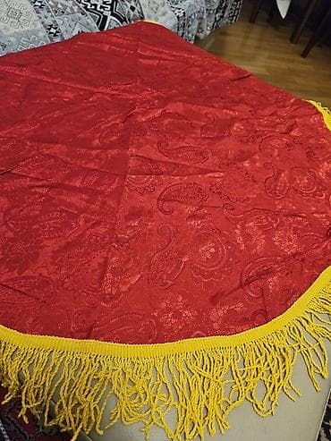 Qədimi saçsaqqallı xonça örtüyü - Parlaq qırmızı atlas tipli parça