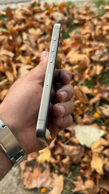 ıphone 7: IPhone 15 Pro, Natural Titanium, Simsiz şarj — 5