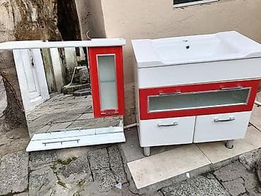 Hamam mebeli dəsti - Üst dolab: böyük güzgü paneli, sağda