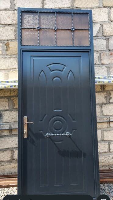 Demir seyf qapi. gemce.sifarişle iatenilen qapilar yiĝilir. münasib